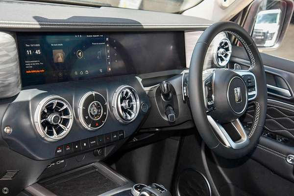 2025 GWM Tank 300 Lux P01