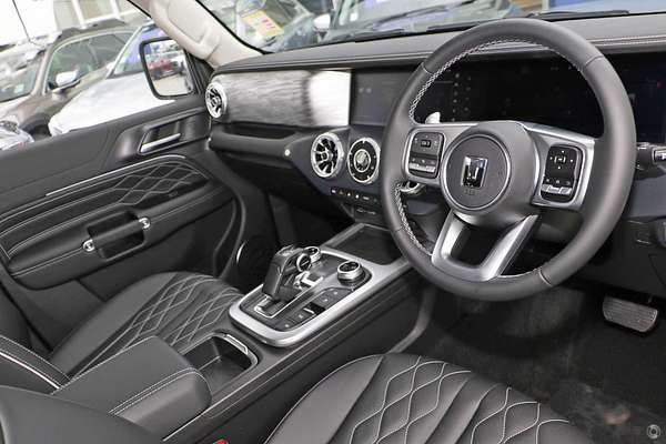 2025 GWM Tank 300 Lux P01