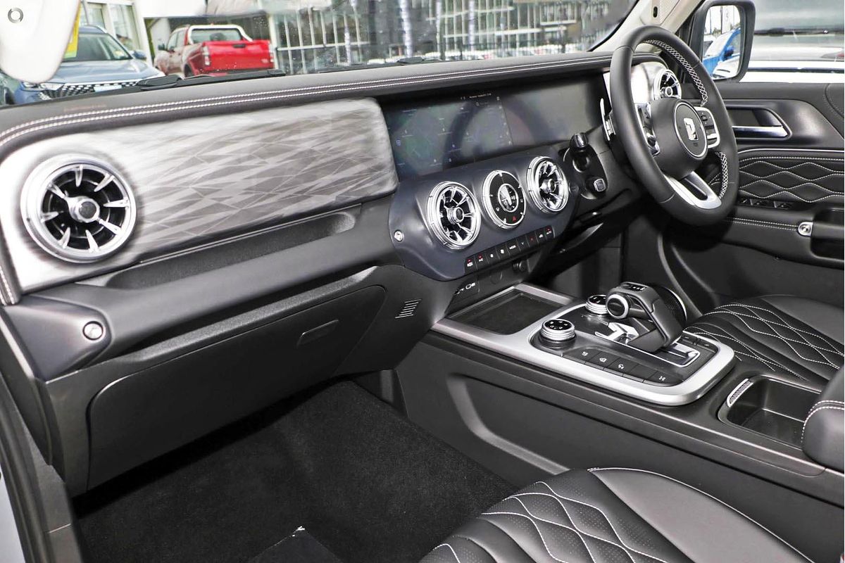 2025 GWM Tank 300 Lux P01