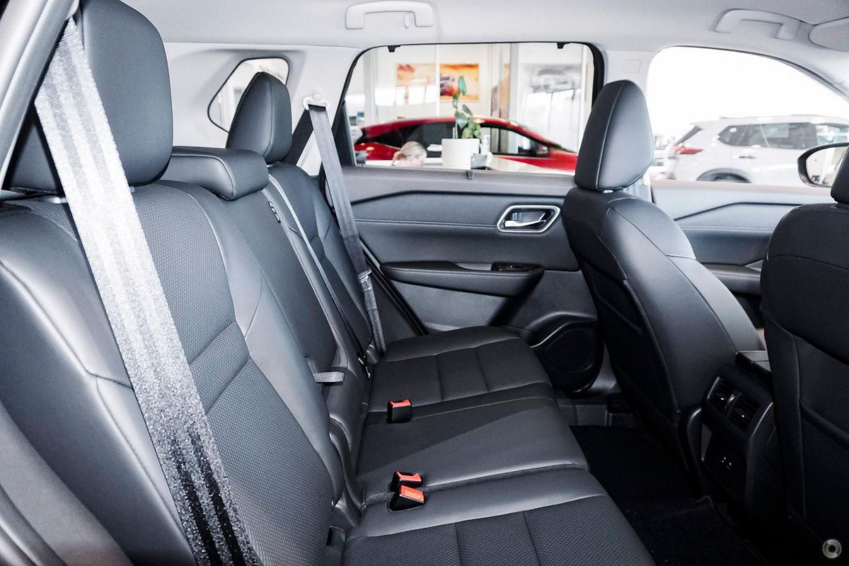 2025 Nissan X-TRAIL N-TREK T33