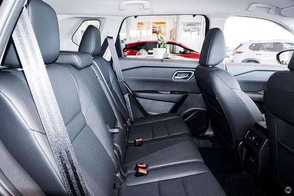 2025 Nissan X-TRAIL N-TREK T33