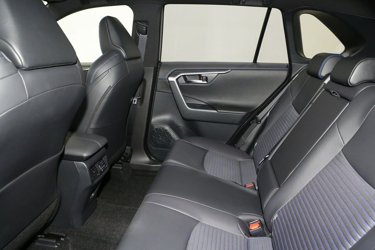 2024 Toyota RAV4 XSE AXAH52R