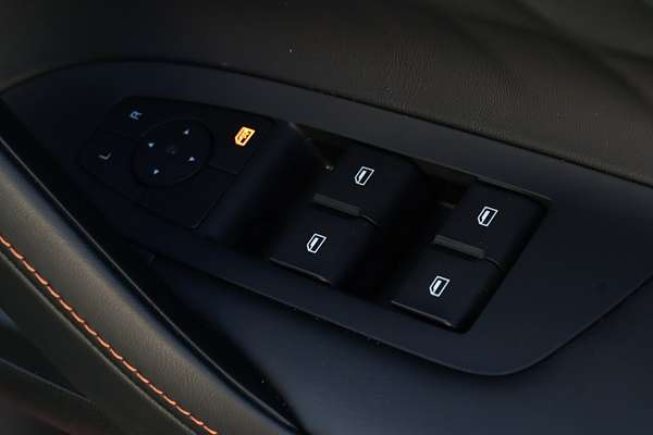 2024 MG HS Vibe AS33