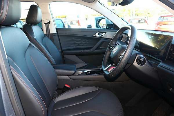 2024 MG HS Essence AS33