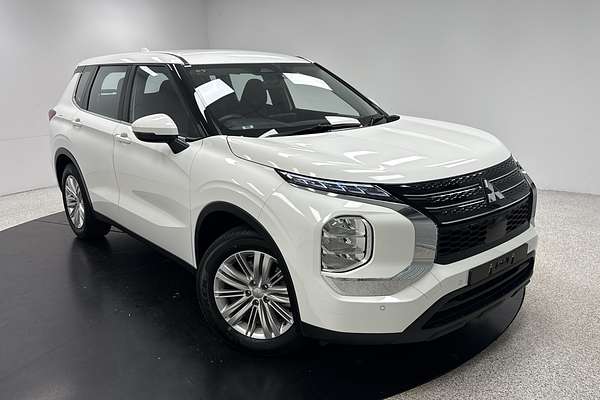 2024 Mitsubishi Outlander ES ZM