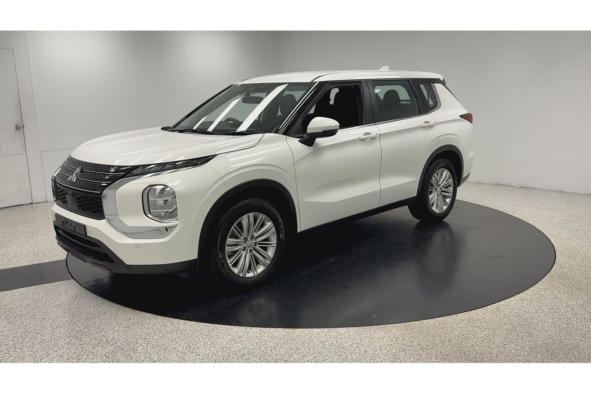 2024 Mitsubishi Outlander ES ZM