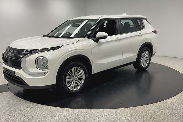 2024 Mitsubishi Outlander ES ZM