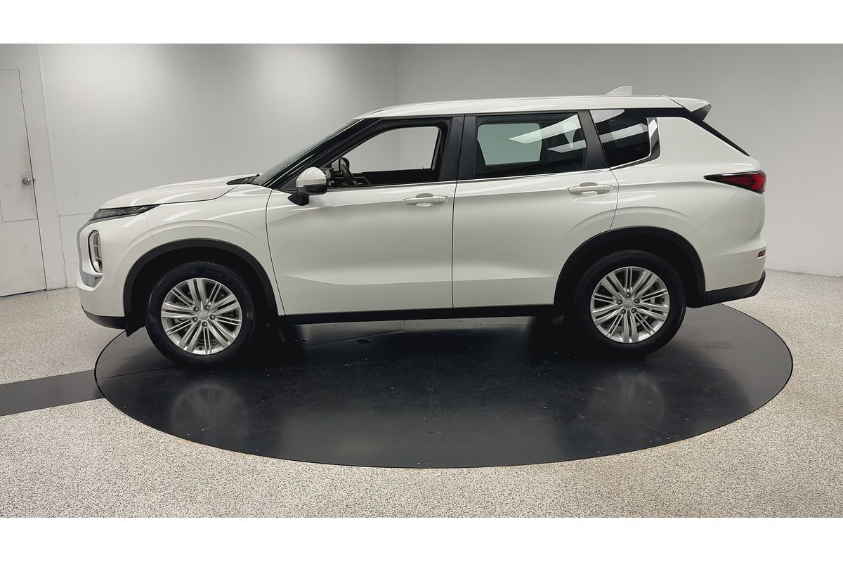 2024 Mitsubishi Outlander ES ZM