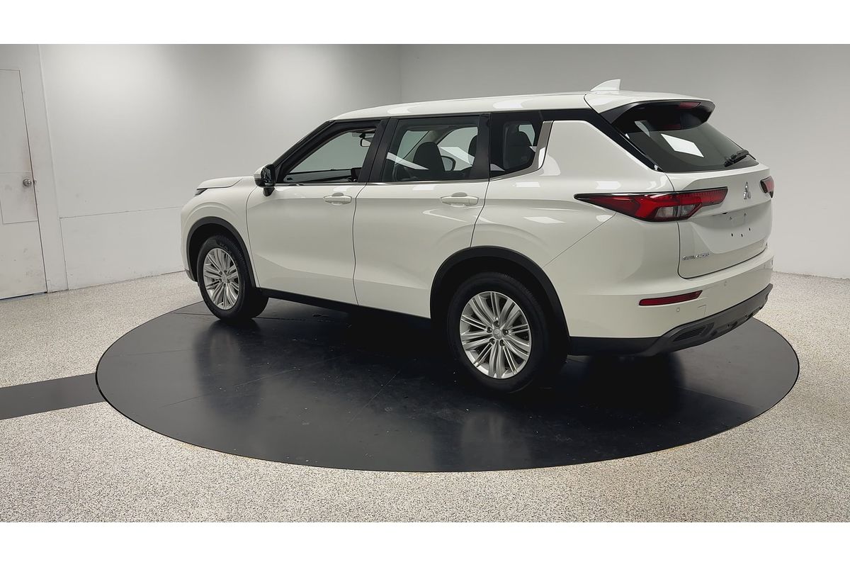 2024 Mitsubishi Outlander ES ZM
