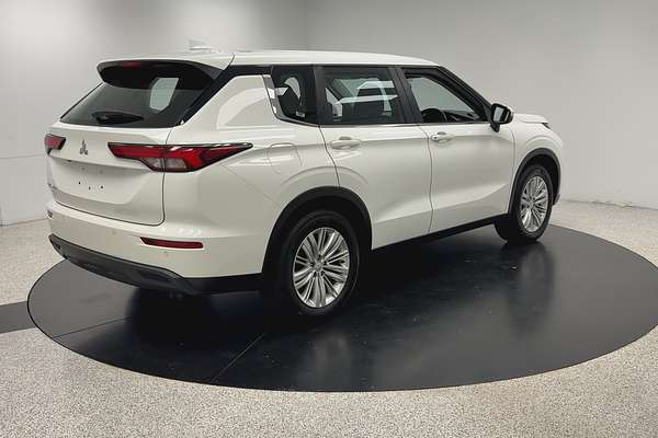 2024 Mitsubishi Outlander ES ZM