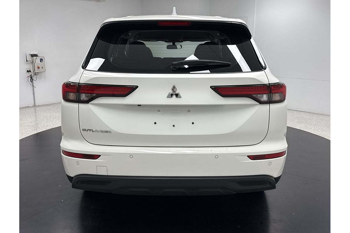 2024 Mitsubishi Outlander ES ZM