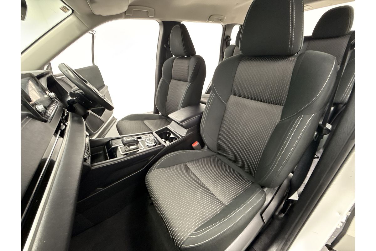 2024 Mitsubishi Outlander ES ZM