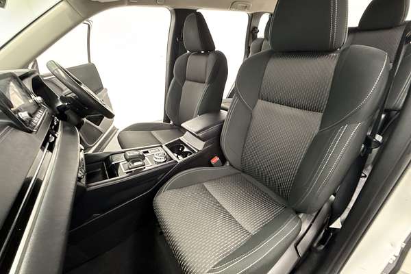 2024 Mitsubishi Outlander ES ZM