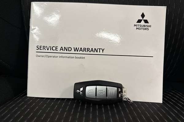 2024 Mitsubishi Outlander ES ZM