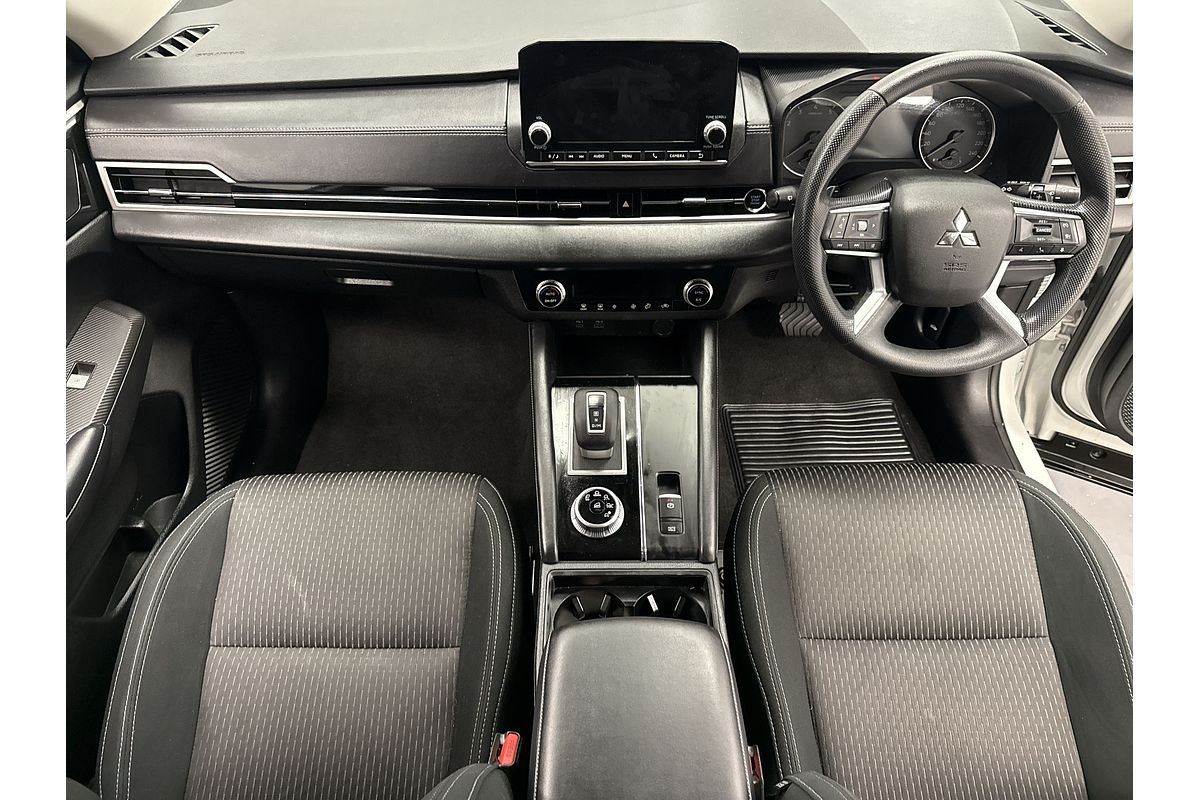 2024 Mitsubishi Outlander ES ZM