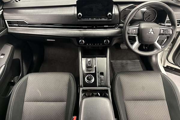 2024 Mitsubishi Outlander ES ZM