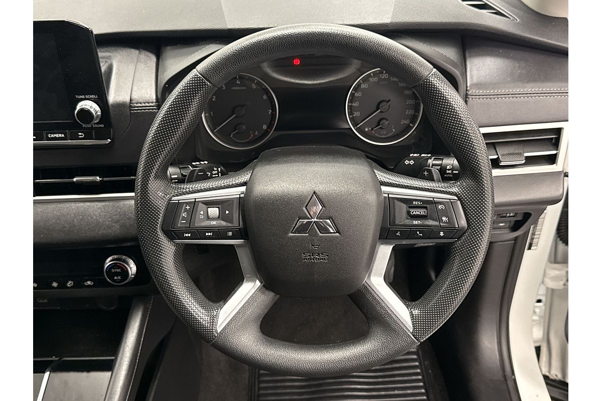 2024 Mitsubishi Outlander ES ZM