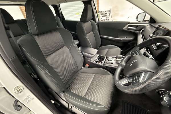 2024 Mitsubishi Outlander ES ZM