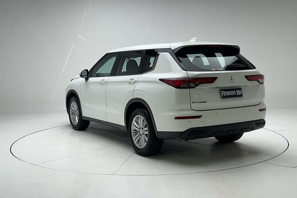 2023 Mitsubishi Outlander ES ZM