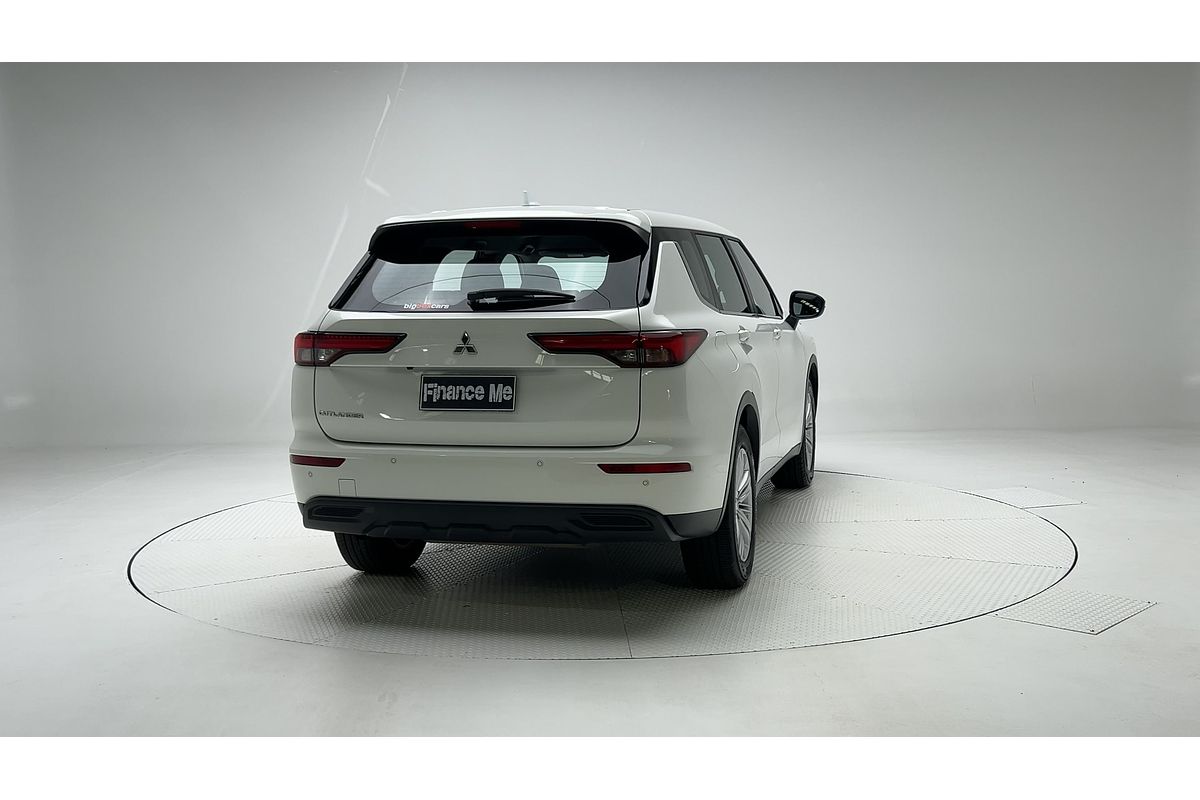 2023 Mitsubishi Outlander ES ZM