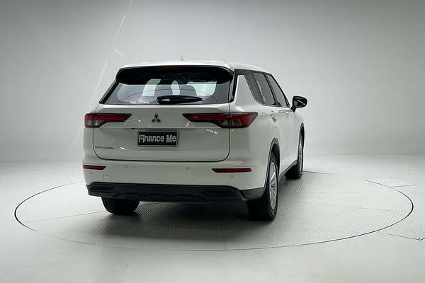 2023 Mitsubishi Outlander ES ZM