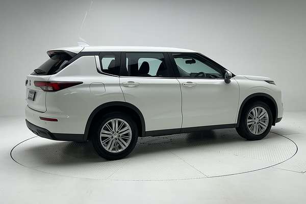 2023 Mitsubishi Outlander ES ZM