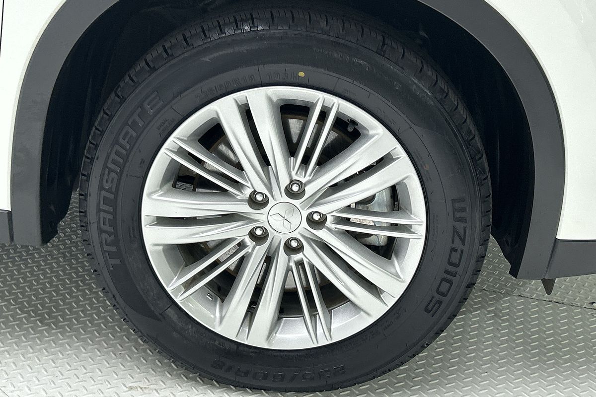 2023 Mitsubishi Outlander ES ZM