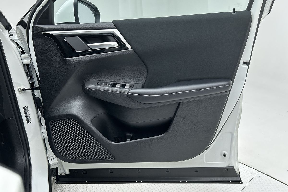 2023 Mitsubishi Outlander ES ZM