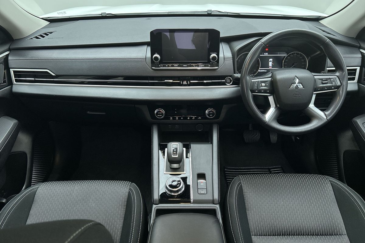 2023 Mitsubishi Outlander ES ZM