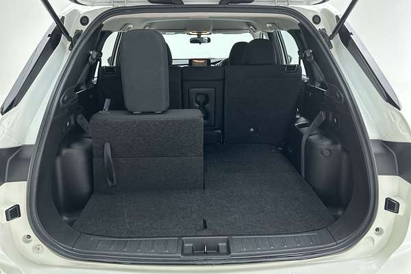 2023 Mitsubishi Outlander ES ZM