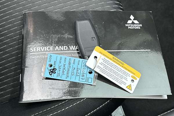 2023 Mitsubishi Outlander ES ZM