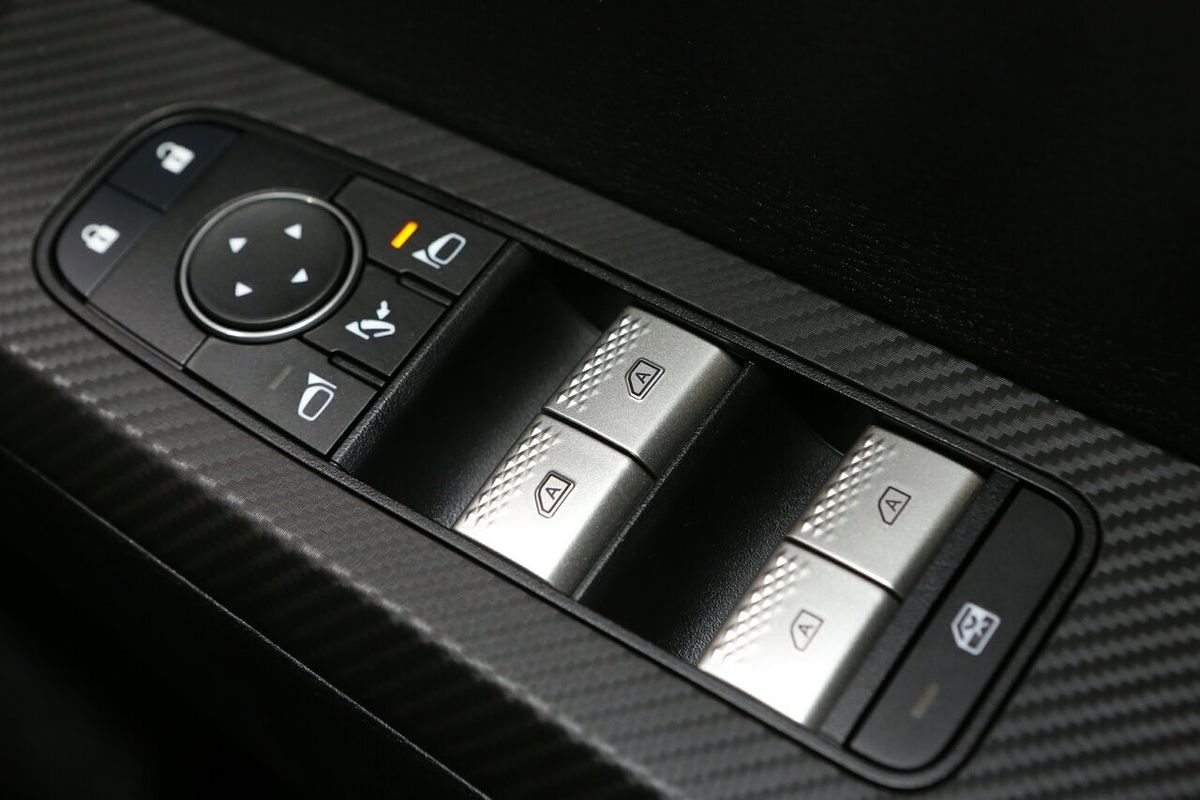 2024 Mitsubishi Outlander LS ZM