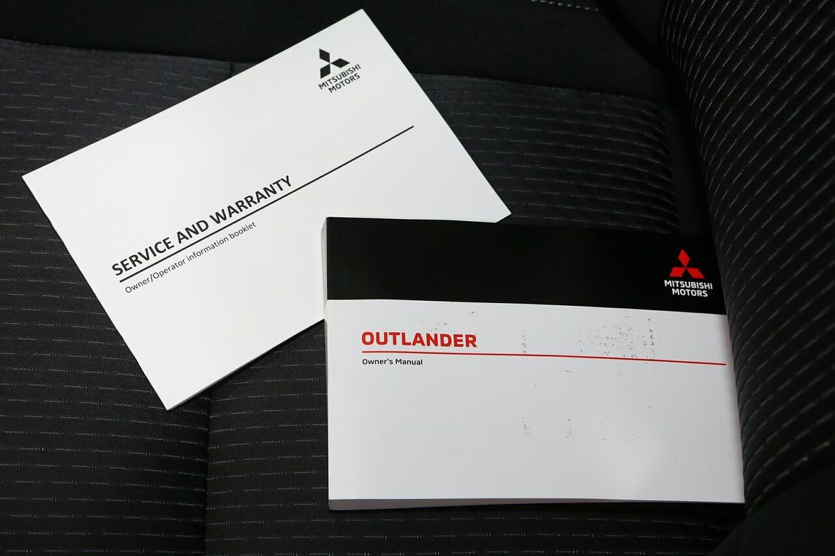 2024 Mitsubishi Outlander LS ZM