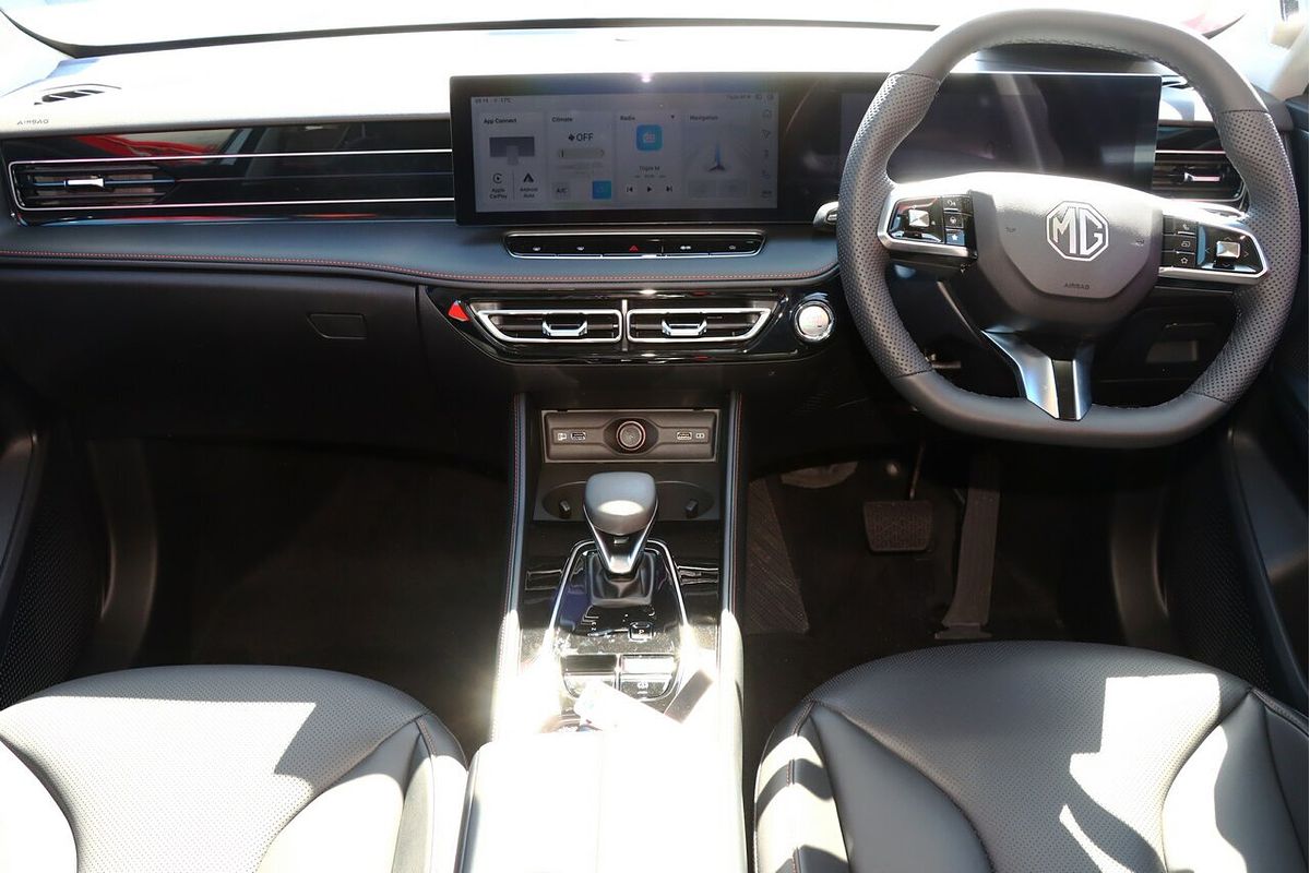 2025 MG HS Excite AS33