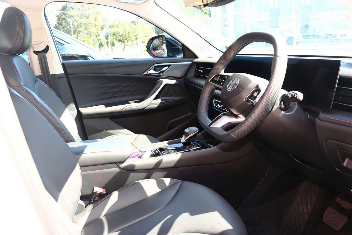 2025 MG HS Excite AS33