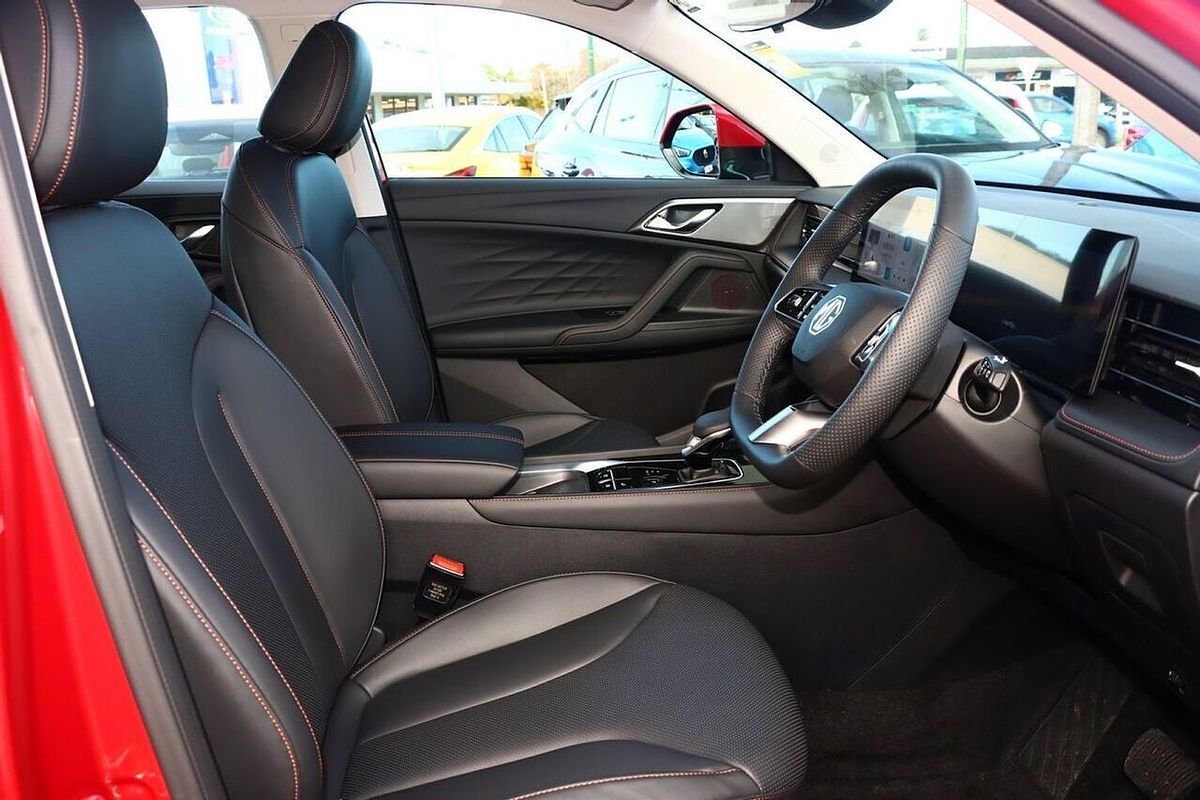 2025 MG HS Excite AS33