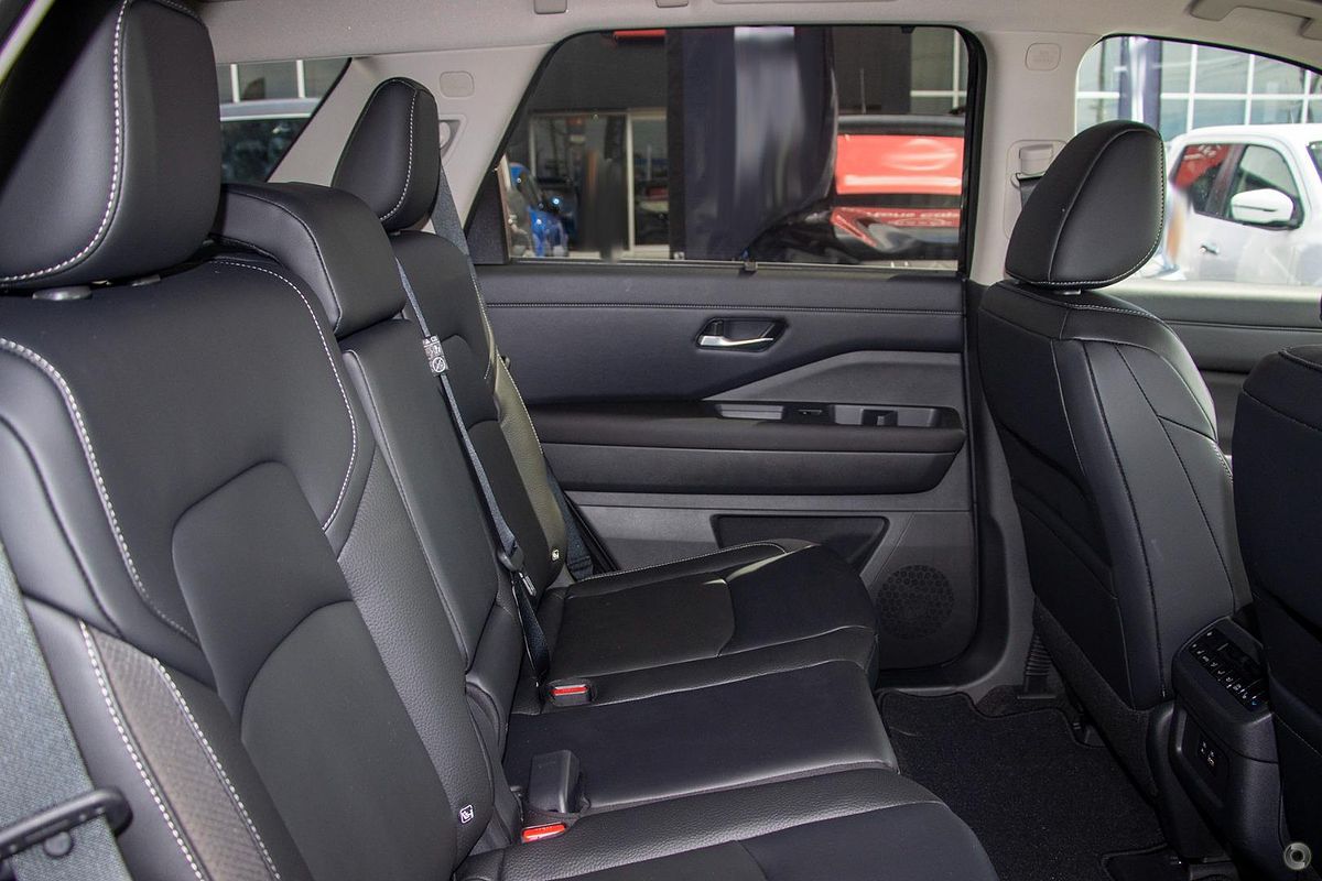 2025 Nissan Pathfinder Ti R53