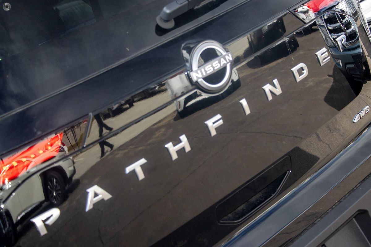 2025 Nissan Pathfinder Ti R53