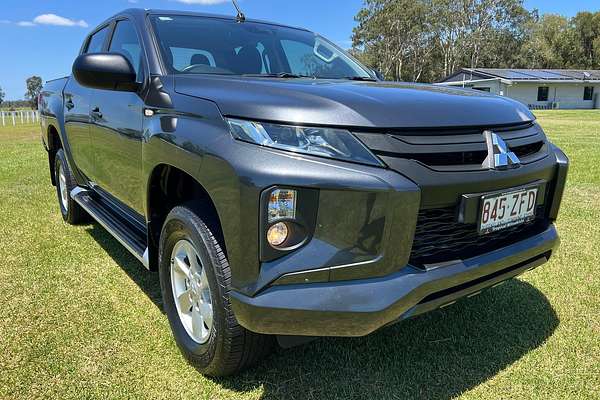 2019 Mitsubishi Triton GLX+ MR 4X4