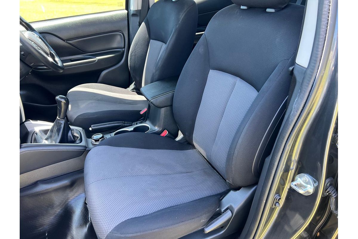 2019 Mitsubishi Triton GLX+ MR 4X4