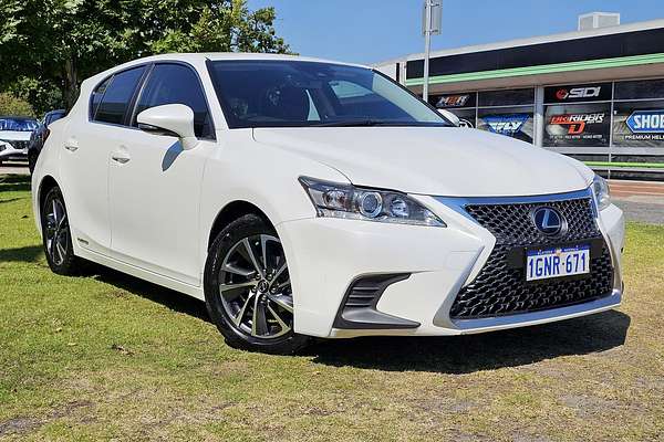 2018 Lexus CT CT200h Luxury ZWA10R