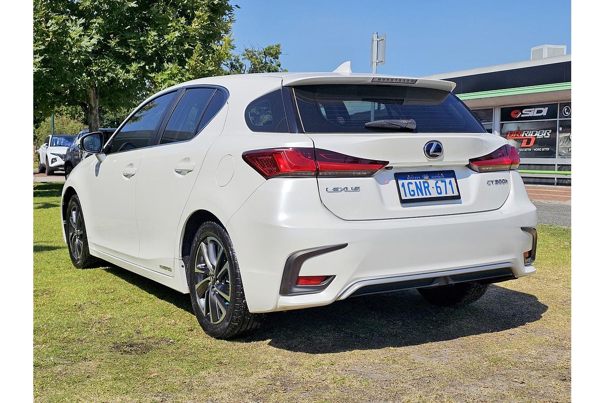2018 Lexus CT CT200h Luxury ZWA10R