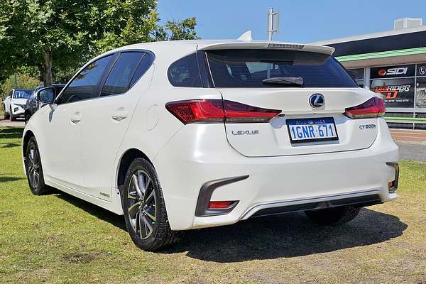 2018 Lexus CT CT200h Luxury ZWA10R