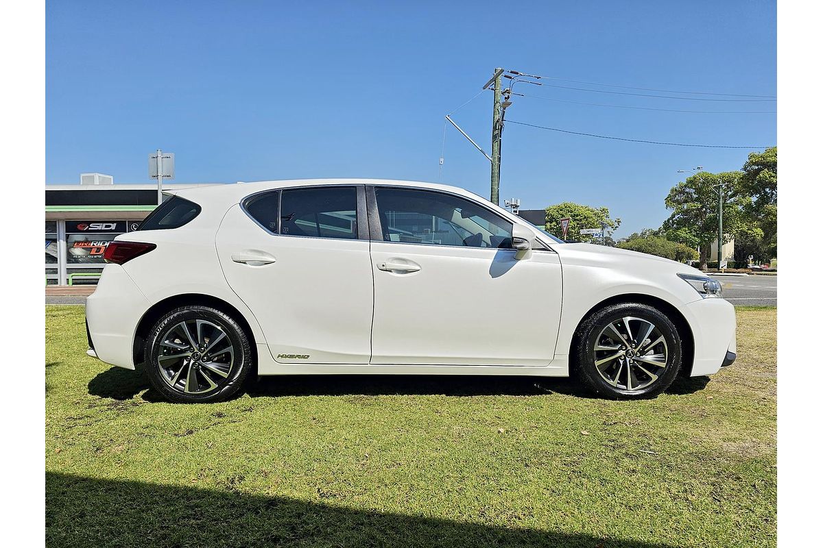 2018 Lexus CT CT200h Luxury ZWA10R