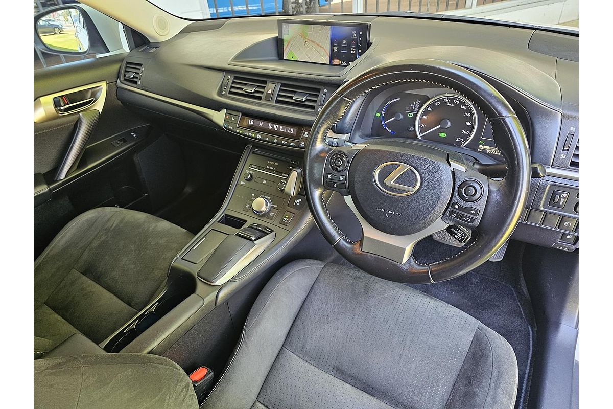 2018 Lexus CT CT200h Luxury ZWA10R