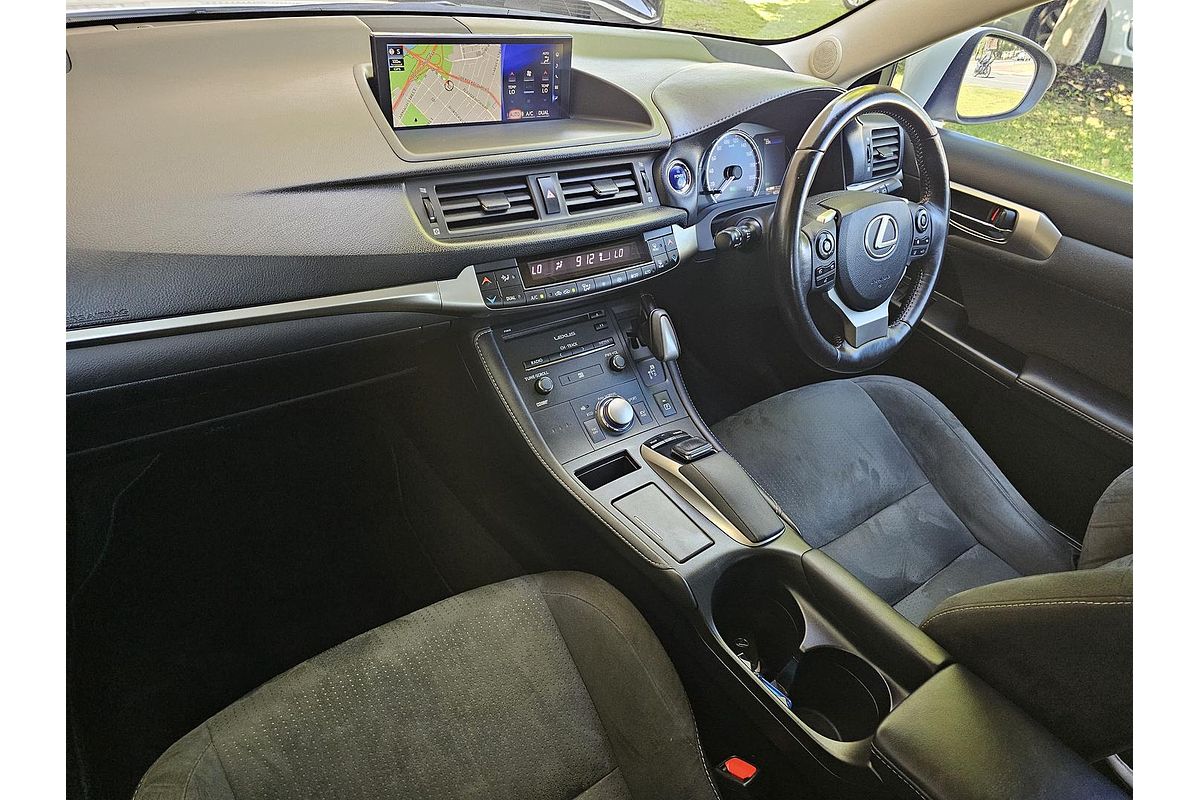 2018 Lexus CT CT200h Luxury ZWA10R