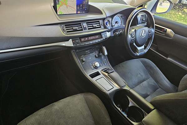 2018 Lexus CT CT200h Luxury ZWA10R