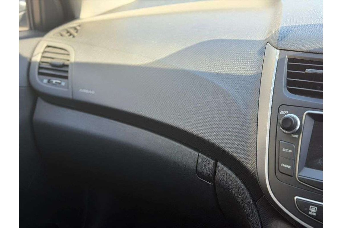 2017 Hyundai Accent Active RB4