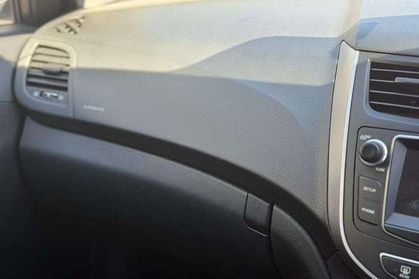 2017 Hyundai Accent Active RB4