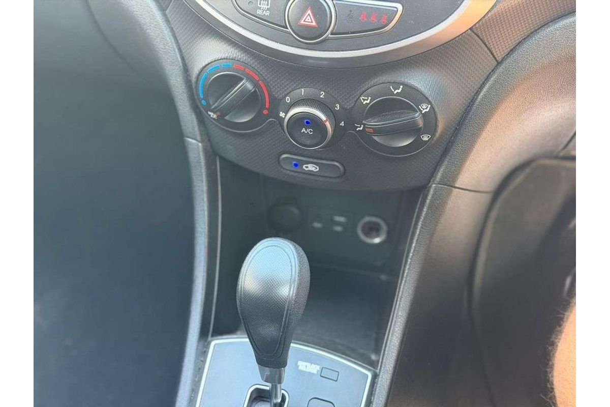 2017 Hyundai Accent Active RB4